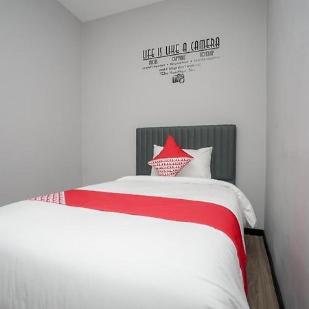 Oyo 568 Rajawali Homestay Palembang Ngoại thất bức ảnh