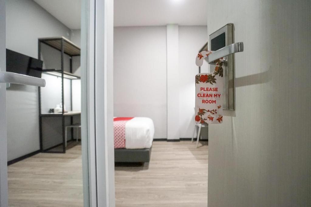 Oyo 568 Rajawali Homestay Palembang Ngoại thất bức ảnh