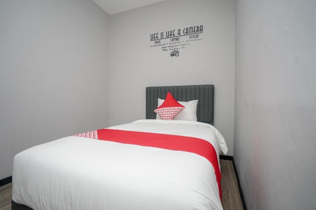 Oyo 568 Rajawali Homestay Palembang Ngoại thất bức ảnh