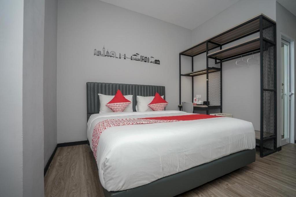 Oyo 568 Rajawali Homestay Palembang Ngoại thất bức ảnh