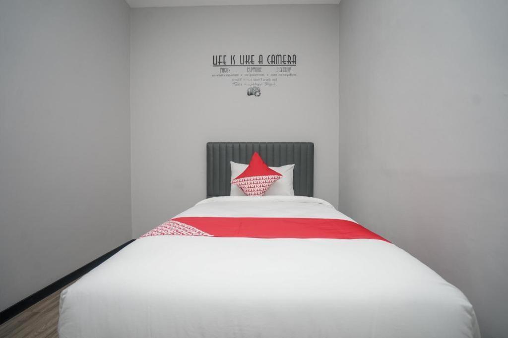 Oyo 568 Rajawali Homestay Palembang Ngoại thất bức ảnh