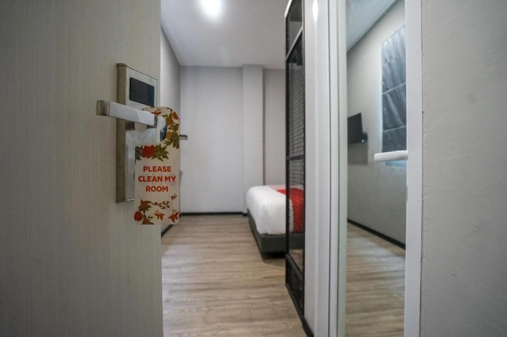 Oyo 568 Rajawali Homestay Palembang Ngoại thất bức ảnh