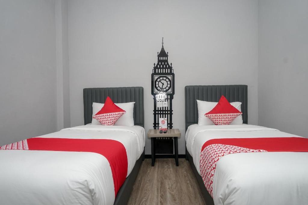 Oyo 568 Rajawali Homestay Palembang Ngoại thất bức ảnh