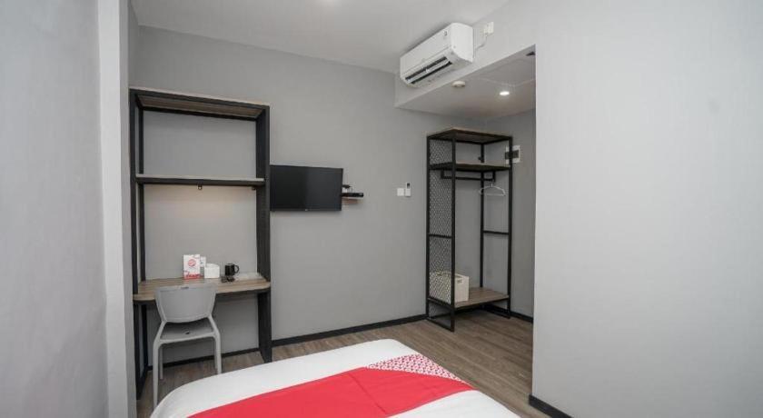 Oyo 568 Rajawali Homestay Palembang Ngoại thất bức ảnh
