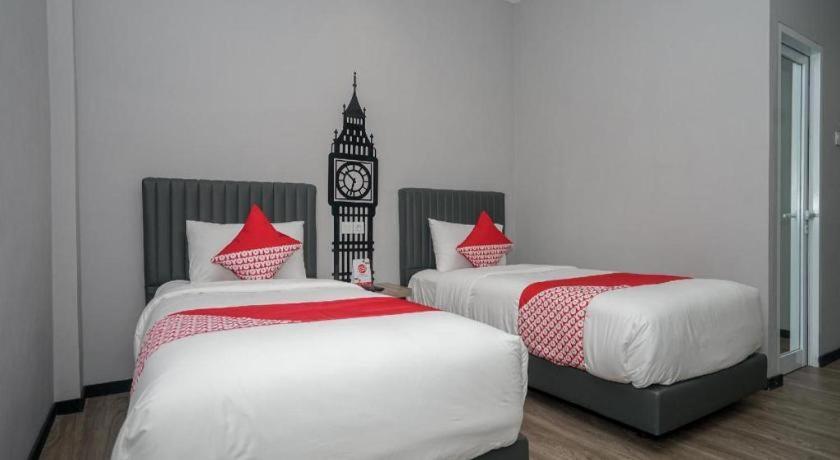 Oyo 568 Rajawali Homestay Palembang Ngoại thất bức ảnh